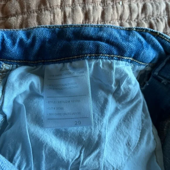 KanCan Boyfriend Distressed Jeans size 29 - Picture 4 of 5